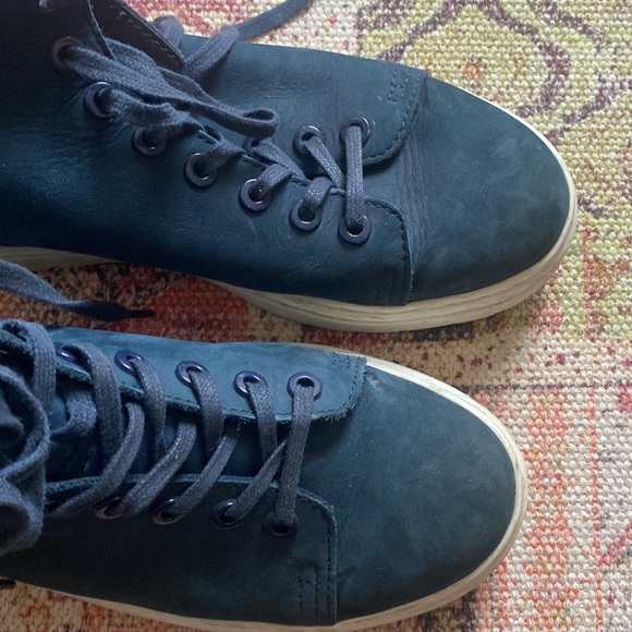 Dr martins blue suede white bottom boots size US6 - Picture 8 of 8